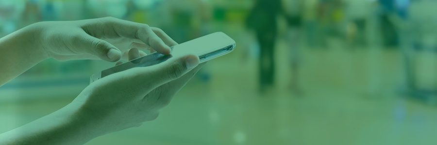 holiday-shopping-smartphone